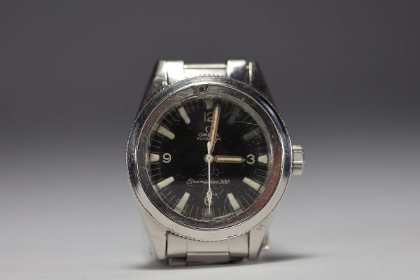 Omega - Montre Seamaster 300, calibre 552 automatique, réf 165.014, vers 1966.