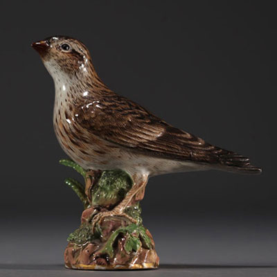 Meissen - Oiseau en porcelaine, marque aux épées sous la pièce.