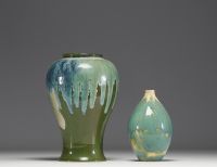Japan - Two vases in glazed porcelain with floral decoration in relief, one signed, circa 1900.