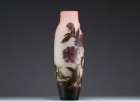 Émile GALLÉ (1846-1904) Acid-etched multi-layered glass vase decorated with umbels, signed.