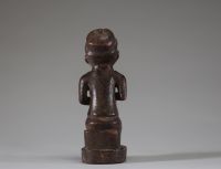 Afrique RDC - Statuette Bakongo, sommet de canne (?) en bois sculpté, très belle patine, Congo RDC, 1ère moitié XXème.