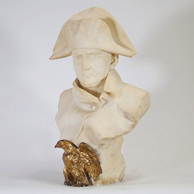 Louis Jacques GALLET (1873-1955) Buste de l'Empereur Napoléon Bonaparte en albâtre, XIX-XXème, signé.