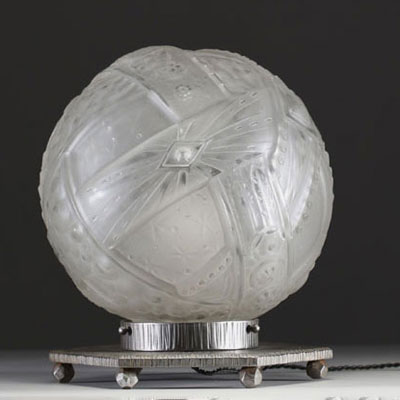 MULLER Frères Lunéville - Art Deco table lamp, pressed moulded glass globe and nickel-plated metal base, circa 1930, signed.