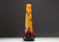 DAUM Nancy - Vase in acid-etched multi-layered glass decorated with flowers and tobacco leaves, signed in the decoration.