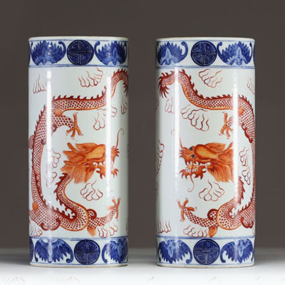 China - Pair of polychrome porcelain scroll vases decorated with dragons and mouse chaves.