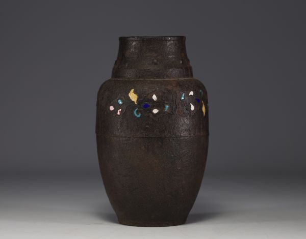Asia - Iron and cloisonné enamel vase.