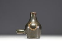 Reg. AGRAPART (XXe siècle) Vase modernisme ludique en céramique vernissée arborée de dessins géométriques abstraits en creux, signé, vers 1950.