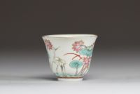 Chine - Bol en porcelaine polychrome à décor d'aigrettes, marque et époque Tongzhi.