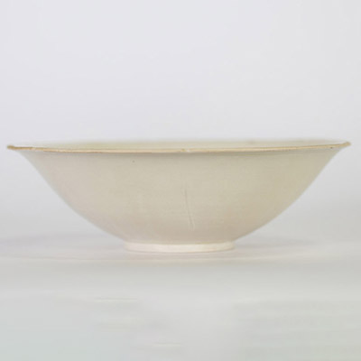 BOL EN PORCELAINE À GLAÇURE BLANCHE Chine, dynastie Song (960–1279)