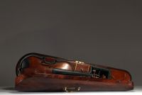 Ensemble de deux beaux violons d'études et deux archets dans leurs coffres en bois, France, vers 1900.
