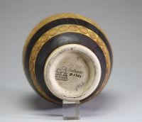 Charles CATTEAU (1880-1966) Grès Keramis - Vase en grès émaillé, décor D1364, forme 899, signature et cachet sous la pièce.