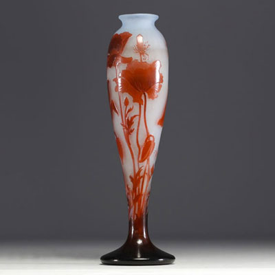 D'ARGENTAL - Paul NICOLAS (1875-1952) Acid-etched multi-layered glass vase decorated with poppy leaves, signed.