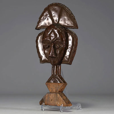 Gabon - Kota Reliquary in carved wood.