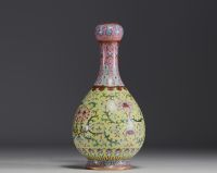 China - Famille rose porcelain vase, mark under the piece, 19th century