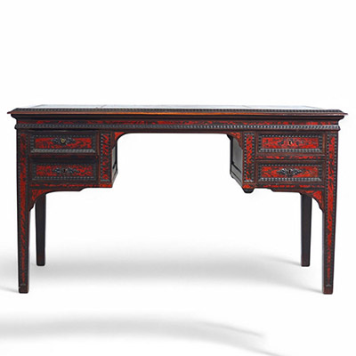 Rare bureau en bois teinté noir et écaille réalisé par la Maison Franck à Anvers, vers 1920.