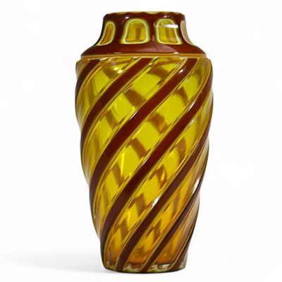 Léon Ledru (1855–1926) Vase en cristal triplé, vers 1897 Manufacture du Val Saint-Lambert.