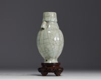 Chine - Vase monochrome vert craquelé, marque sous la pièce, XVIIIème