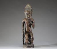Afrique - Belle statue Baoulé en bois sculpté exécutée de main de maître, Côte d’Ivoire, début XXème.