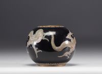 Japon - Ensemble de trois vases en émail cloisonné.