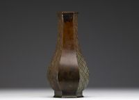 China - Small bronze vase with hexagonal base and head, 18th century.