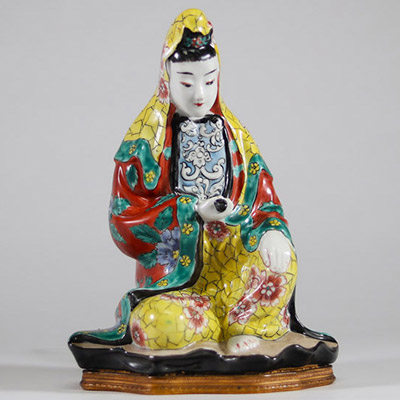 Veilleuse en porcelaine polychrome de Boulogne-sur-Mer représentant une figure féminine 