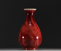 China - Oxblood porcelain vase, Qing period.