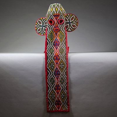 Afrique - Masque éléphant Bamileke « Tou Poum » en tissu et perles, Cameroun.