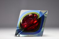 Flavio POLI (1900-1980) Verrerie de Murano Sommerso, cendrier en verre multicouche, vers 1970.