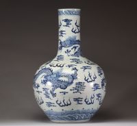 Chine, dynastie Qing, période Guangxu (1875–1908) Imposant vase 