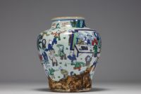 China - A 17th century polychrome porcelain vase with a hundred children.