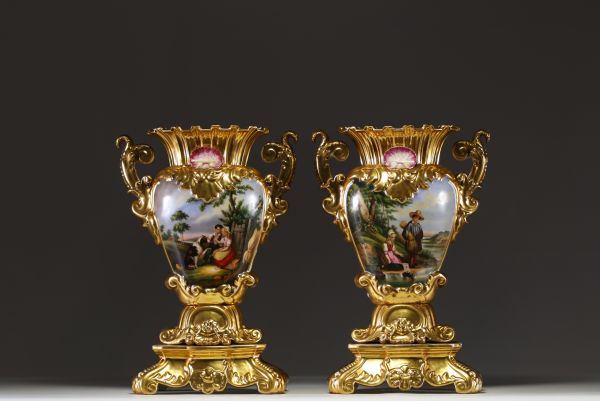 Old Brussels - Imposing pair of polychrome porcelain vases with relief decoration, gold highlights, rural and marine scenes, 19th century.