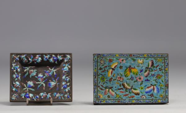 Chine - Ensemble composé d'une boîte et d'une coupelle en émail cloisonné, XIXe siècle.