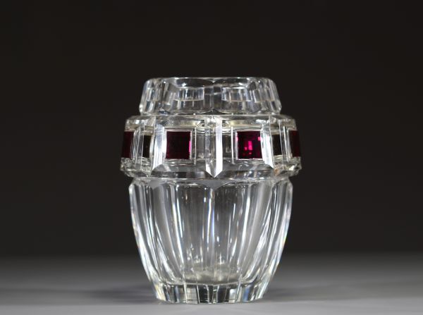 Val Saint Lambert - Vase Art Déco en cristal taillé doublé rouge, monogramme VSL sous la pièce.