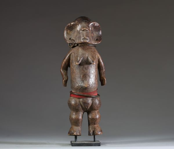 Afrique RDC - Ancienne statuette Yanda / Nazeze, Ngbaka en bois sculpté, Congo RDC, début XXème.