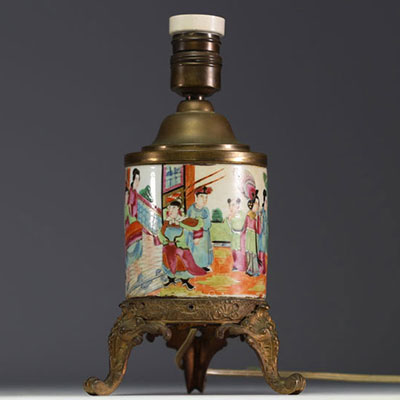 China - Canton porcelain lamp with figures, bronze mounting, 19th-20th century.