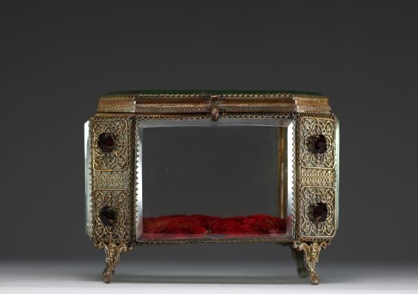 Napoleon III jewellery box in glass and brass.