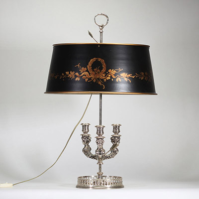 IMPOSANTE LAMPE BOUILLOTE EN BRONZE ARGENTÉ, TRAVAIL DE STYLE LOUIS XVI, XXe SIÈCLE