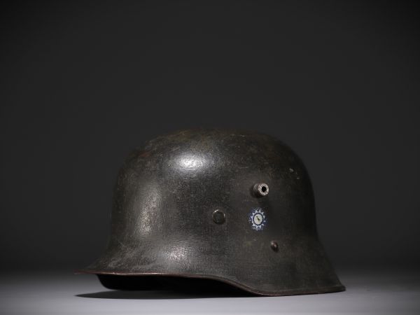 Casque allemand utilisé par la Chine pendant la coopération sino-allemande.