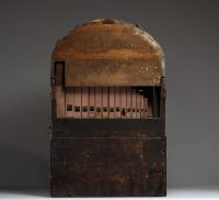 Four-piece organ clock, painted dial, Roman numerals, early 19th century.
