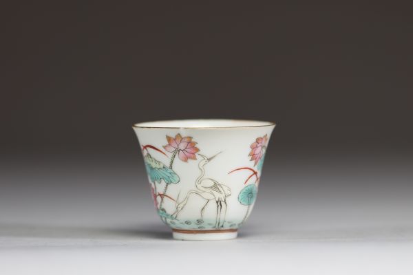 Chine - Bol en porcelaine polychrome à décor d'aigrettes, marque et époque Tongzhi.