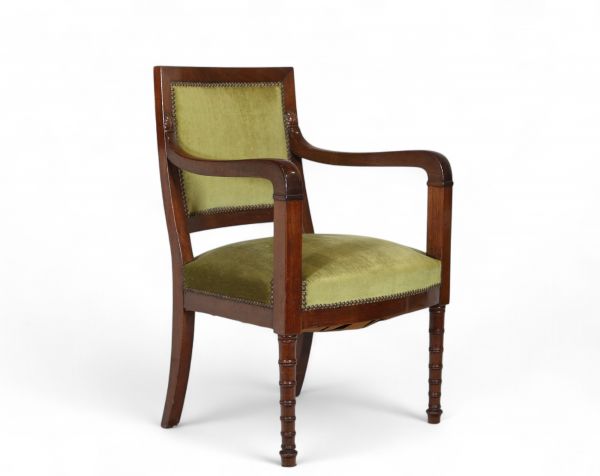 Jean-Joseph Chapuis (1765–1864) – Fauteuil en acajou aux lignes japonisantes -.Estampillé CHAPUIS Belgique, vers 1840–1850.