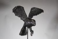Chouette à la souris en bronze , non signé