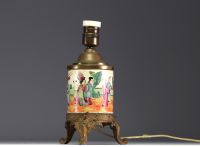 China - Canton porcelain lamp with figures, bronze mounting, 19th-20th century.