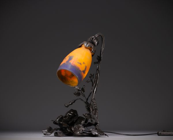 MULLER frères Lunéville - Lampe de table à décor de roses, pied signé Van Bockel.