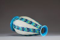 Charles CATTEAU (1880-1966) Kéramis - Vase Art Déco émaillé à décor de guirlandes de fleurs, vers 1930.