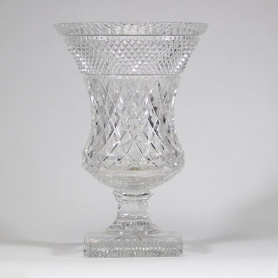 Baccarat - Vase Médicis en cristal taillé de style Empire, XIXème.