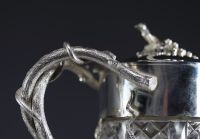 W. A. BOLIN - Moscow, 1891 - Sumptuous carafe in cut crystal and solid silver decorated with vines in relief, stamped Bolin, hallmarks KL and 84 zolotnik.