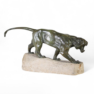 Le Tigre – Sculpture en bronze à patine verte, vers 1920.