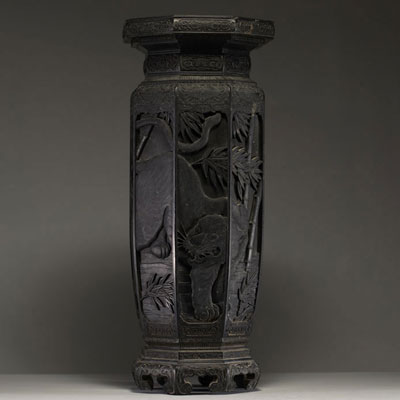 Japan - Imposing carved slate vase with rich decoration of a tiger in a bamboo forest. Meiji period