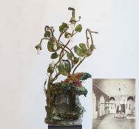 Rare lampe Art Nouveau à décor de héron garni de perles et de nénuphars en bronze polychrome.